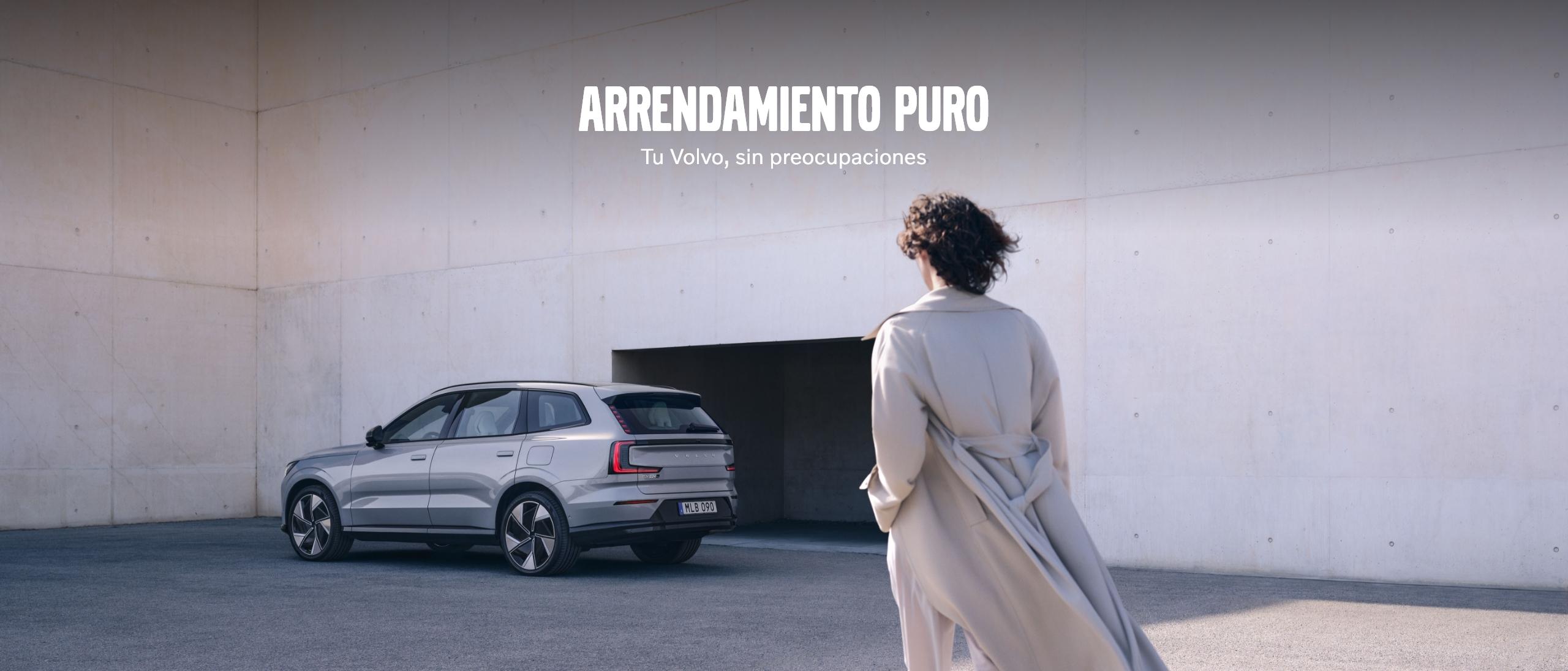 Volvo SUV plateado, entorno minimalista. Arrendamiento puro.
